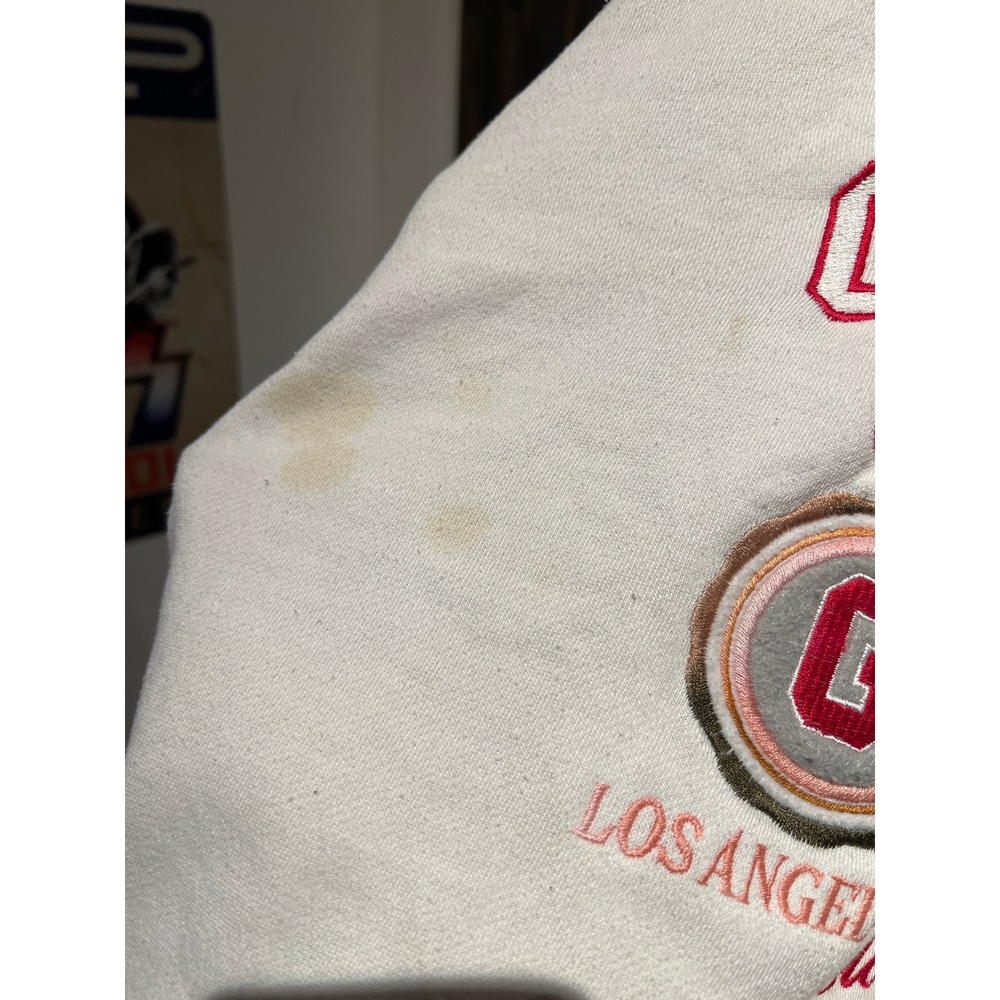 Vintage Guess USA Campus Activities Sweatshirt Cream Red Embroidered Large - Picture 4 of 4